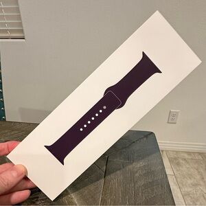 Apple Watch 42mm Plum Silicone Sport Band Size S/M NIB
